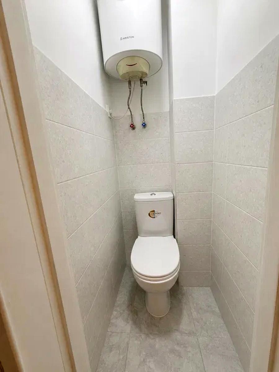 1870229519145043