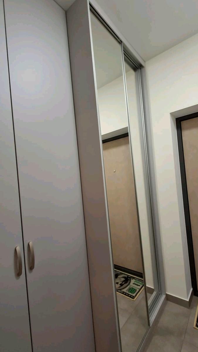 1870229586436312