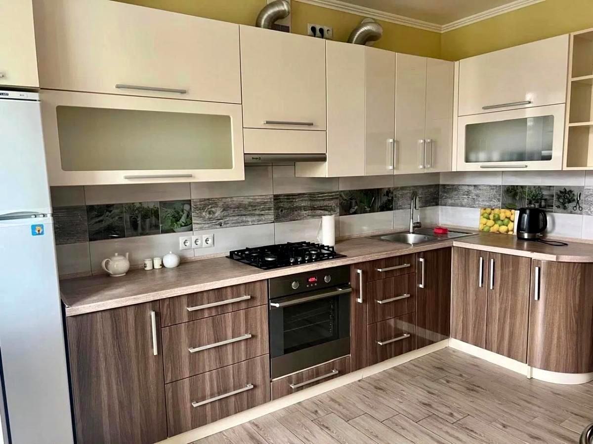 1870230744642675