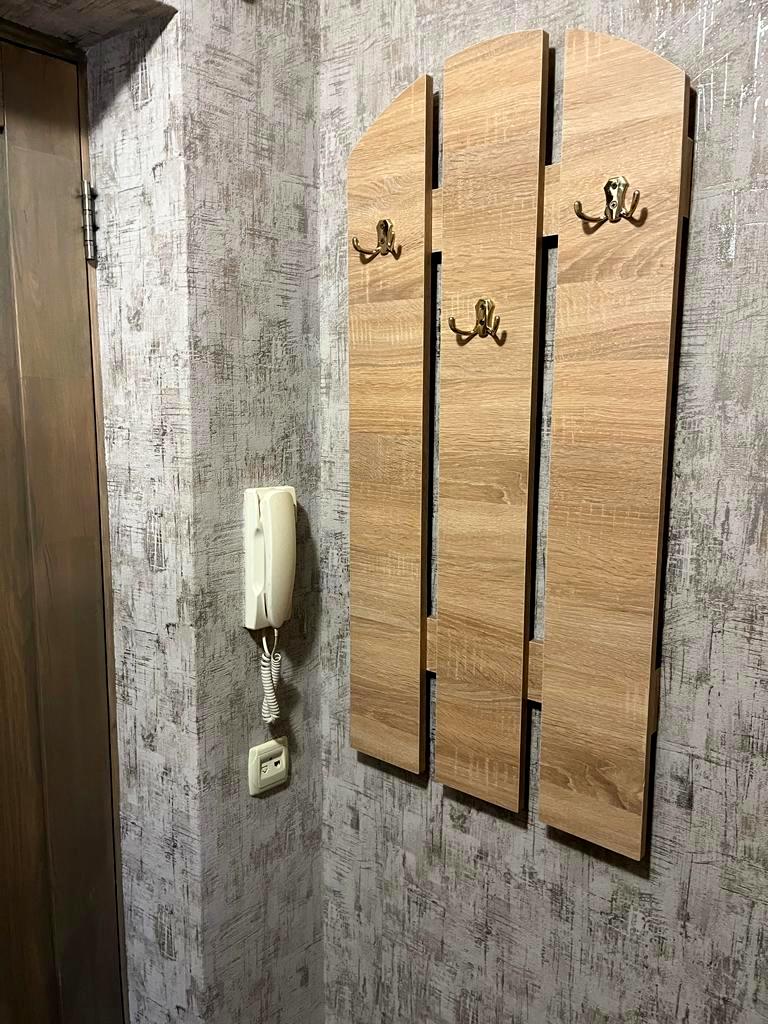 1870230942370073