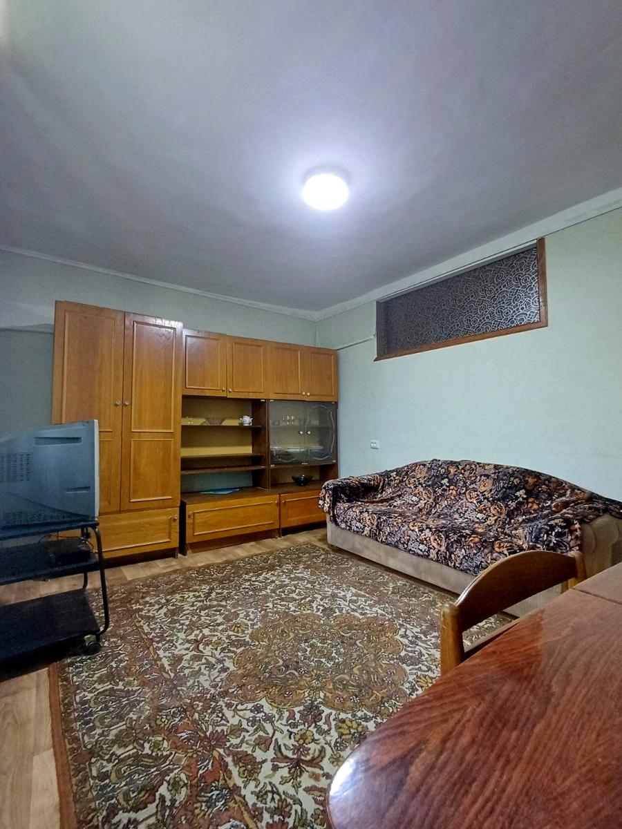 1870237868094093