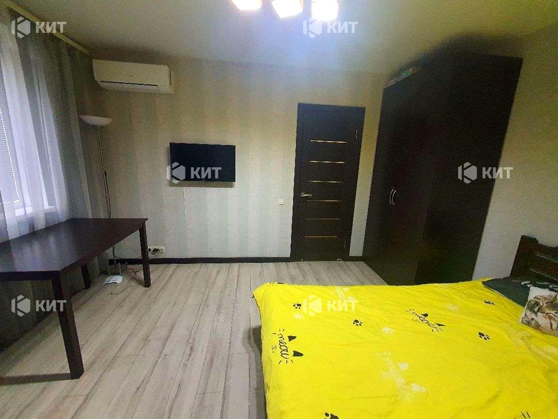 1870238028944501
