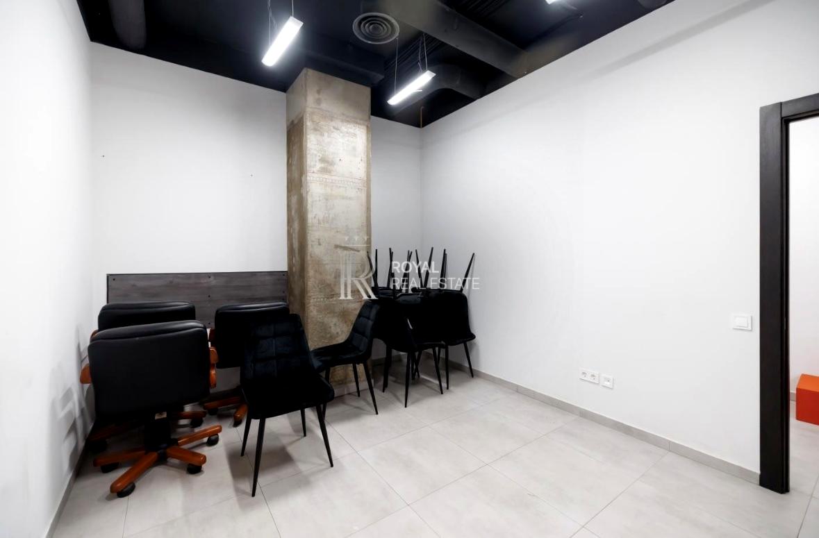 1870238725985936