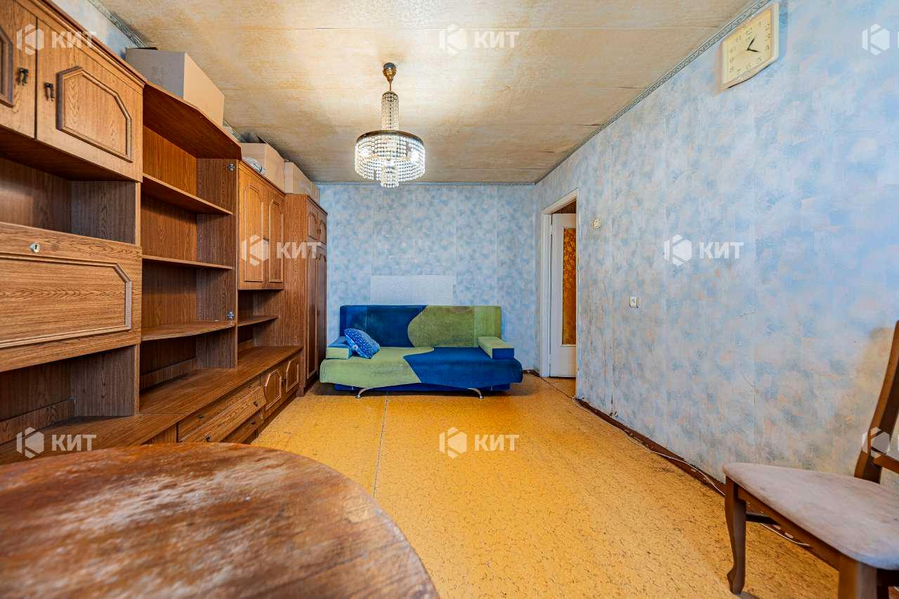 1870239285435077