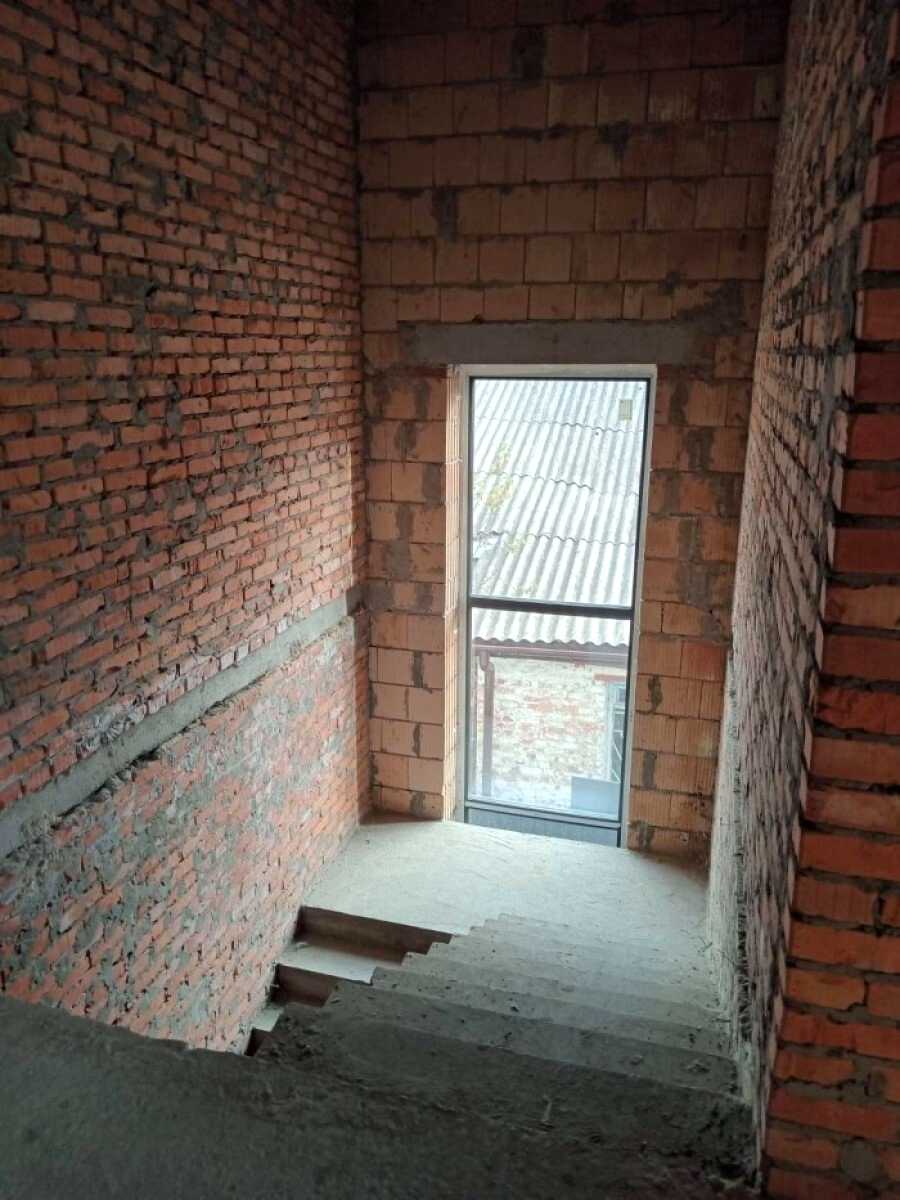 1870244438598546
