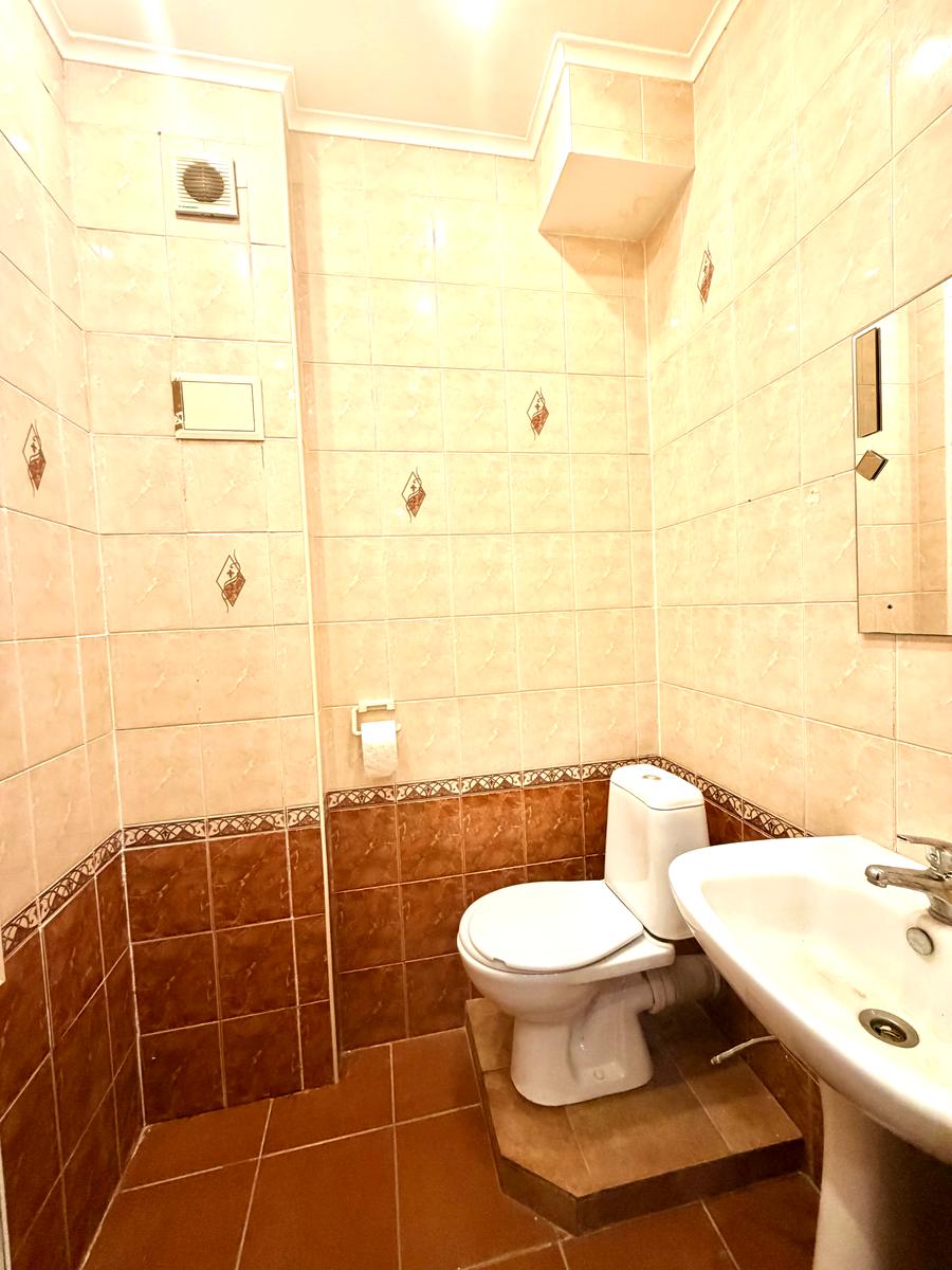 1870249477605381