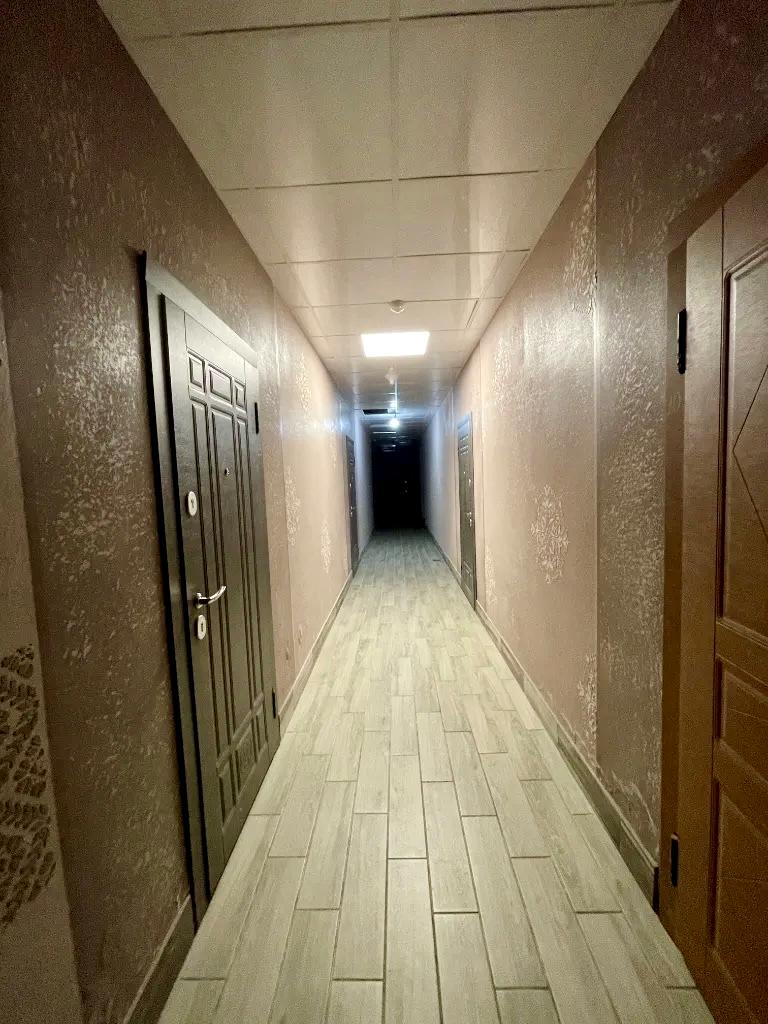 1870251475011529