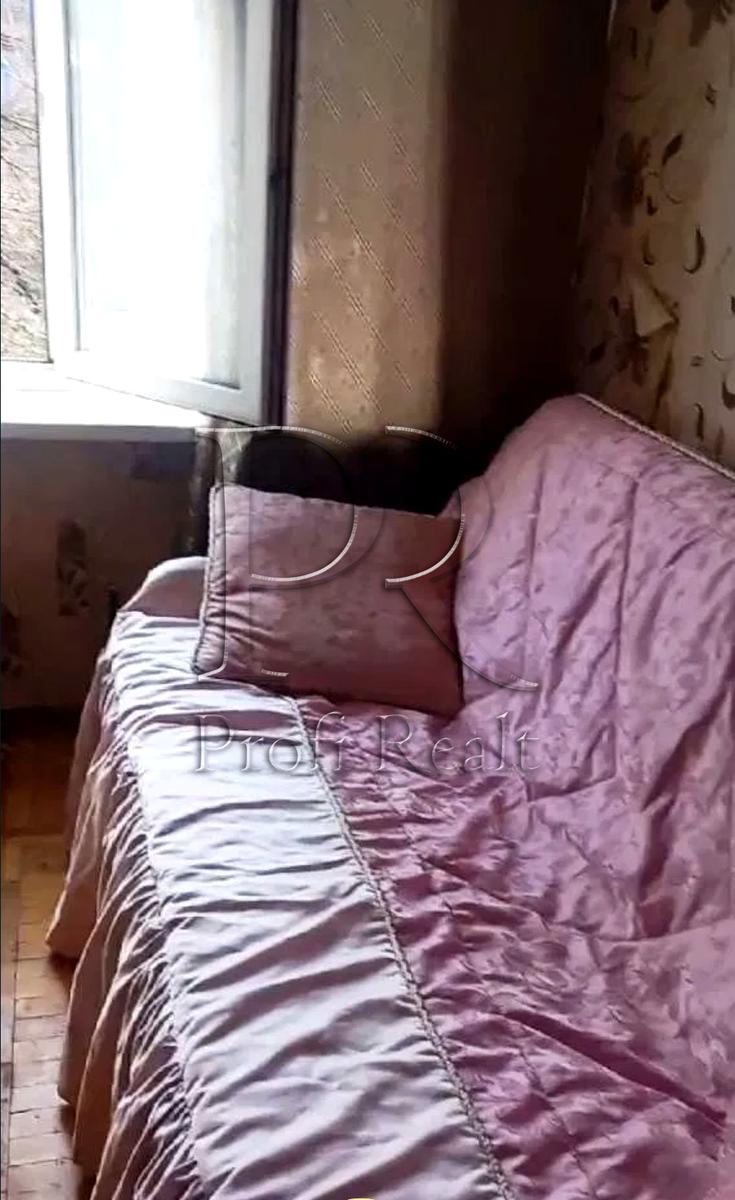 1870305976378209