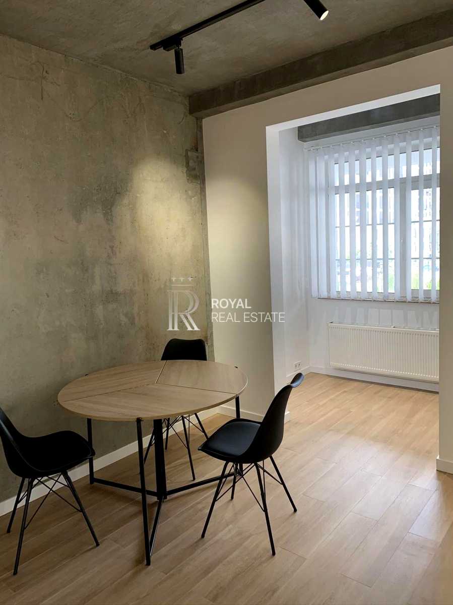 1870320728038825