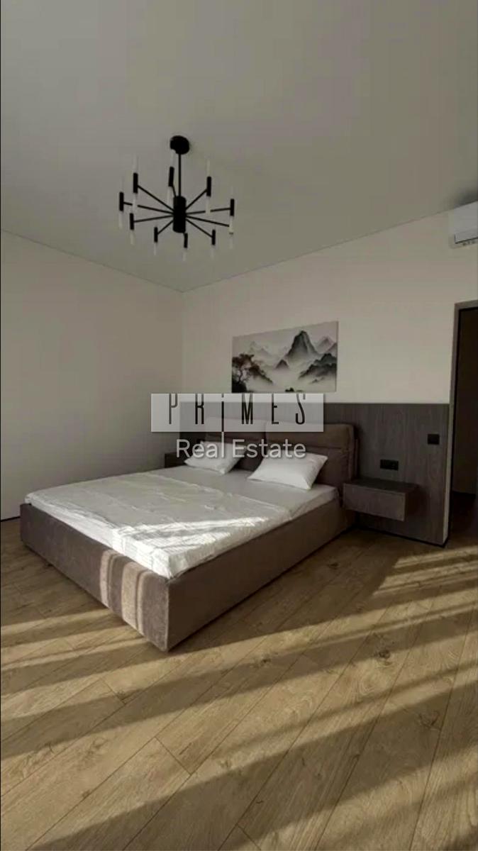 1870325412052548