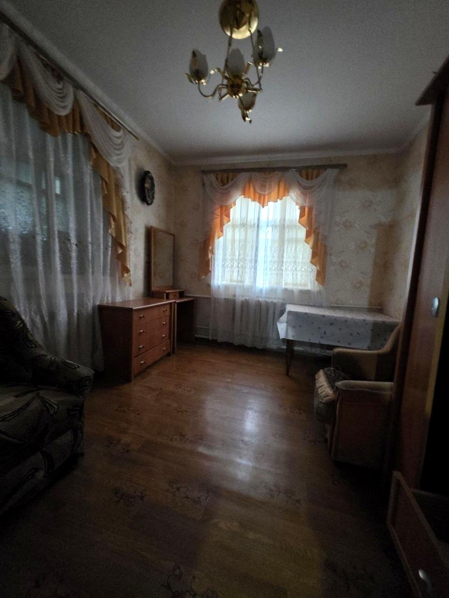 1870325660625448