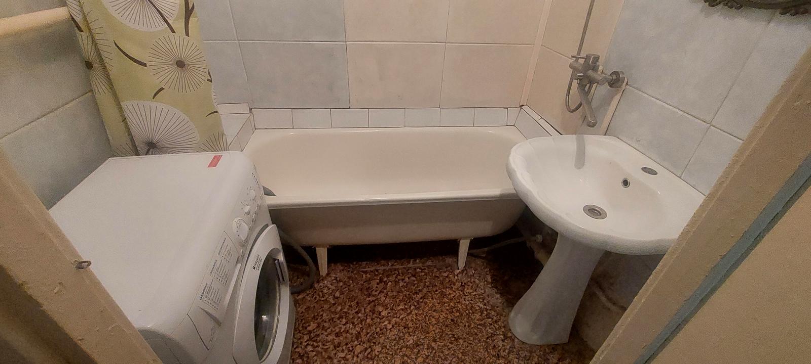 1870330432174431
