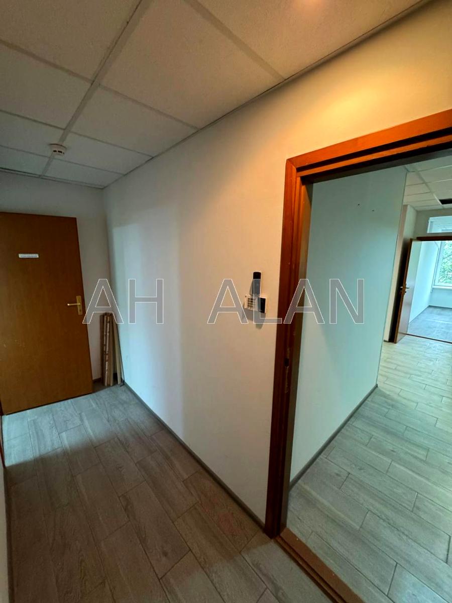 1870351432094345