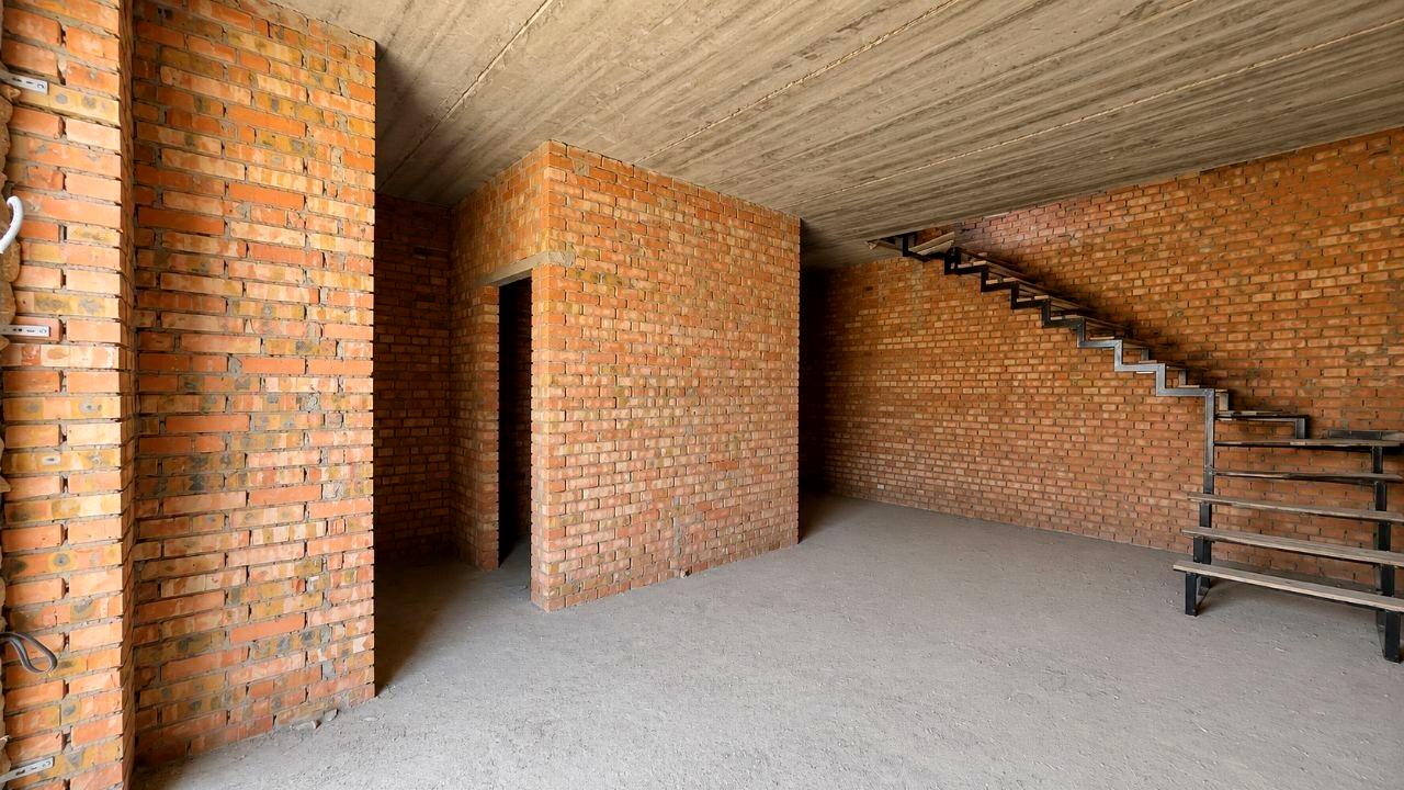 1870362856951488
