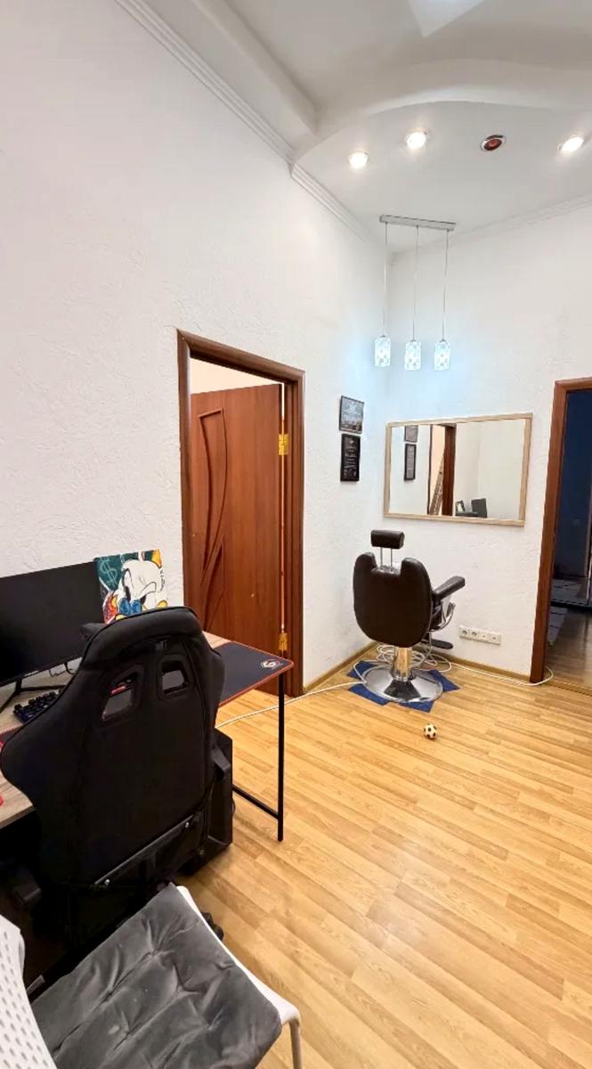 1870366780949710