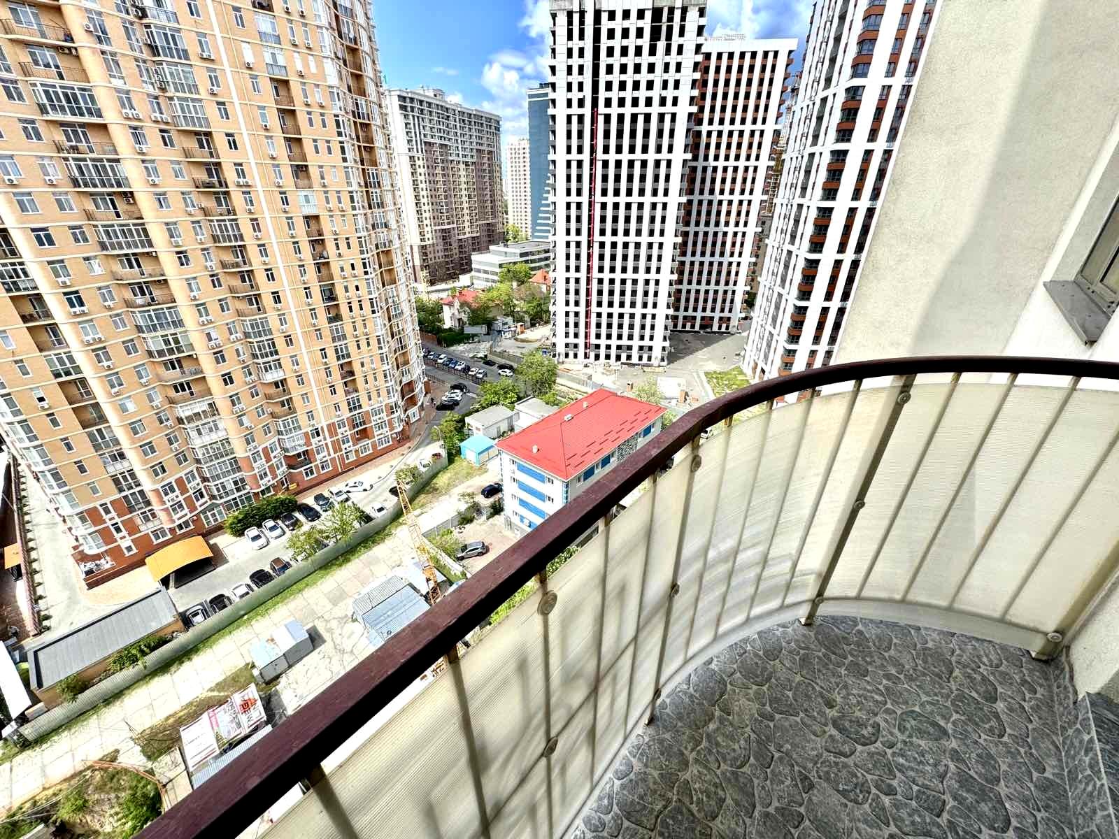 1870407616489399