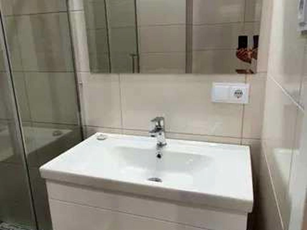 1870407958872203
