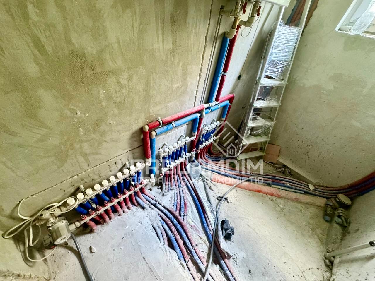 1870487776974201