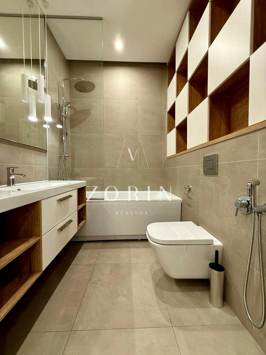 1870499533421767