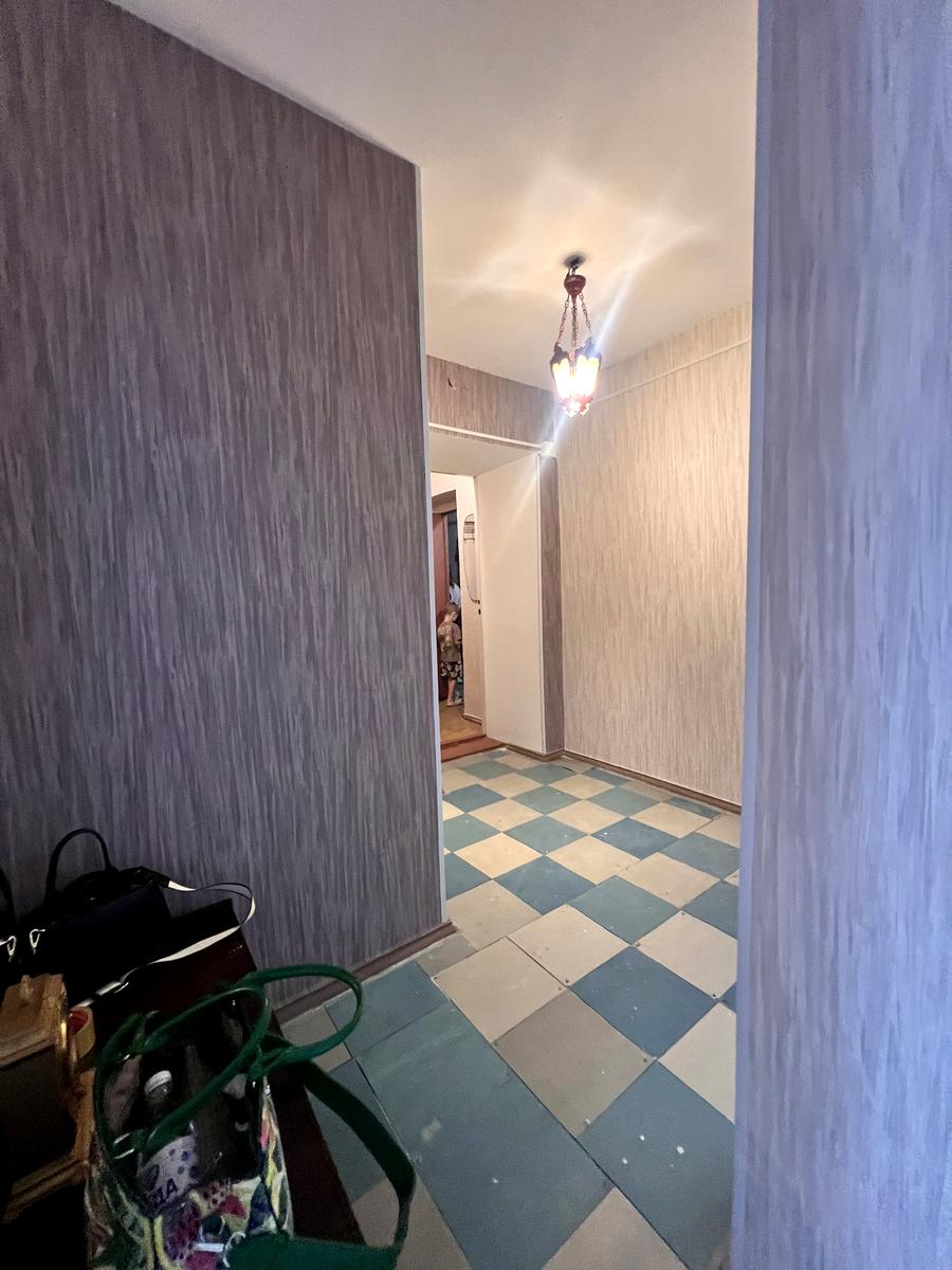 1870501043678387