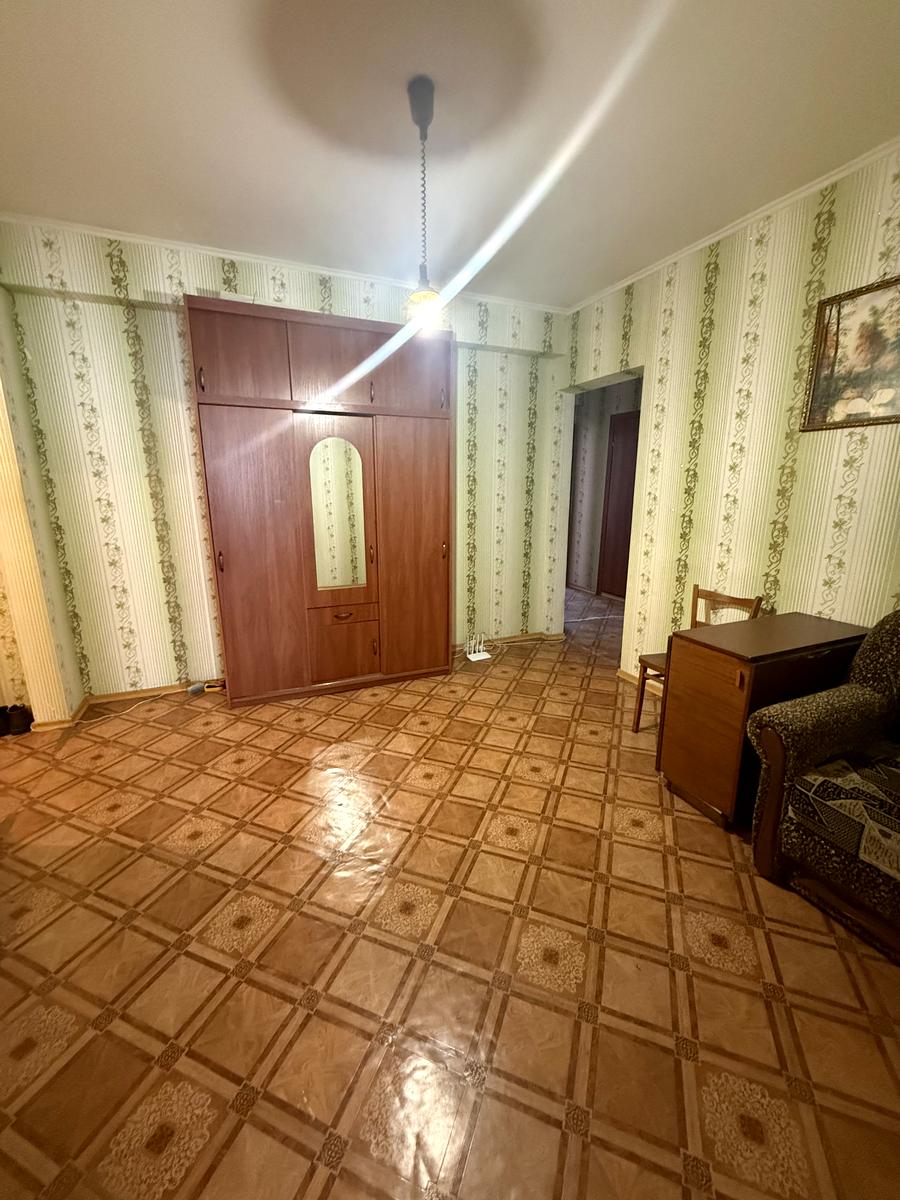 1870512412725929