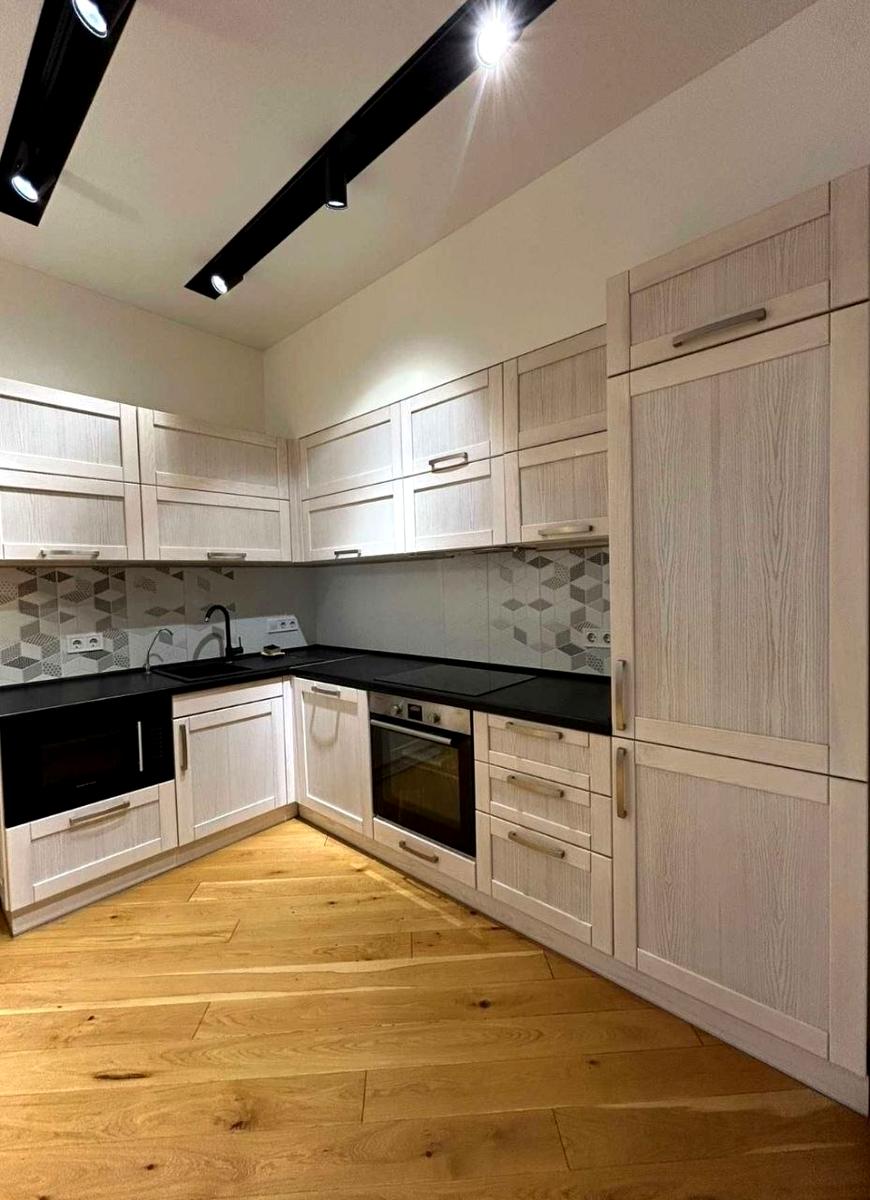 1870522772406207