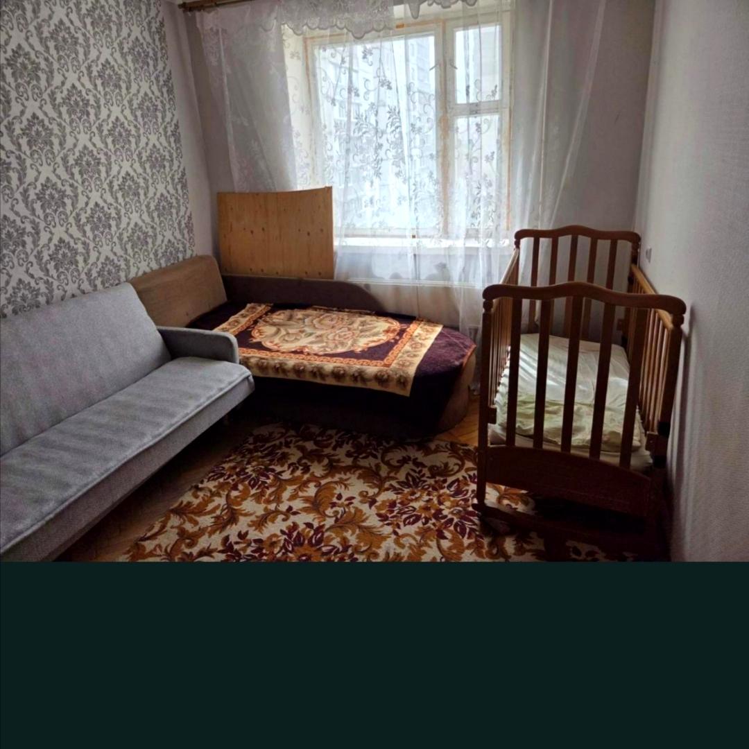 1870527819335471