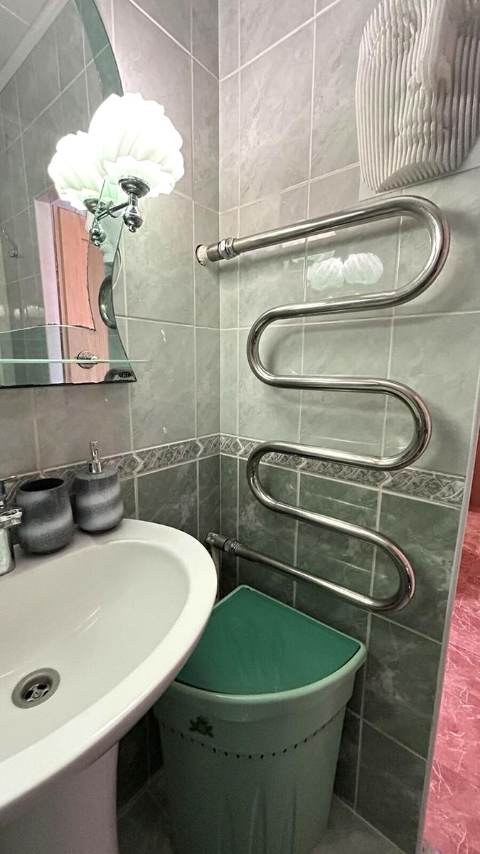 1870585992055601