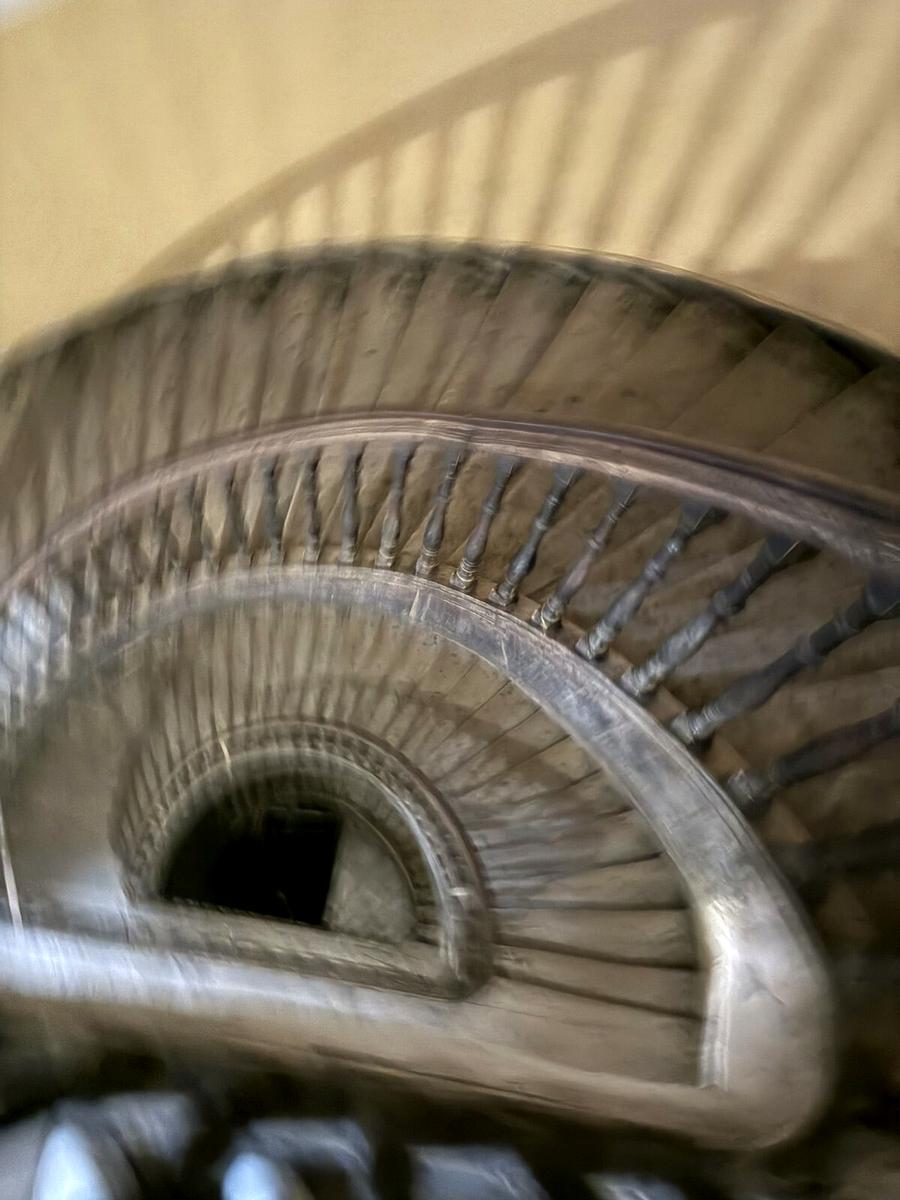 1870586031976312