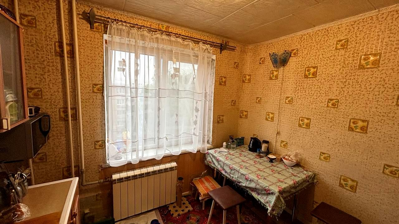1870586854239352