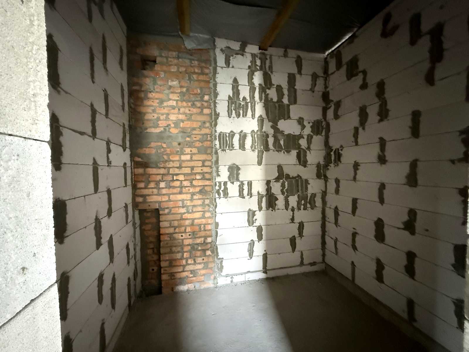 1870587594923374