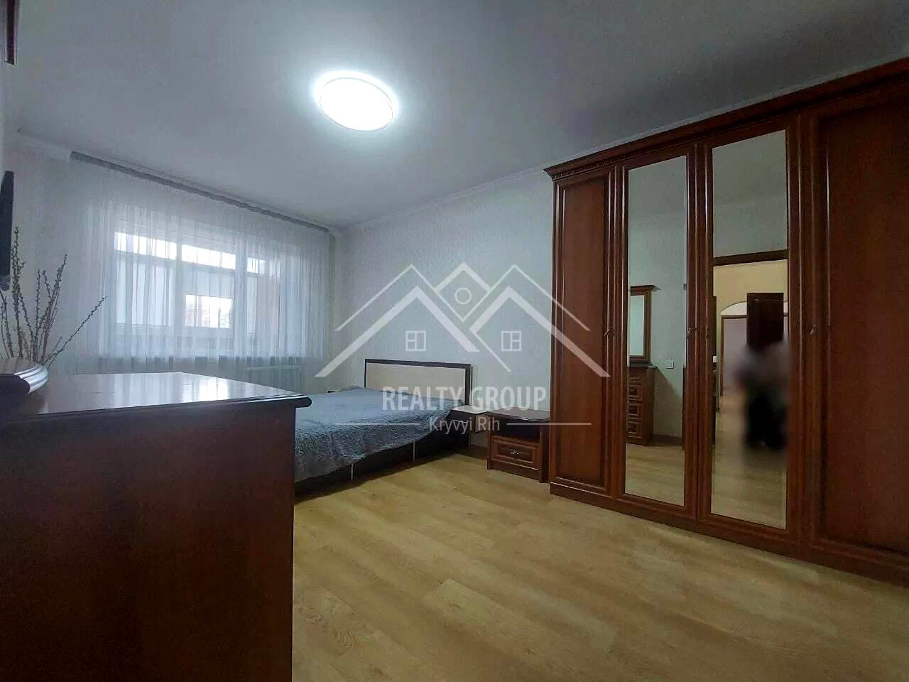 1870587659234435