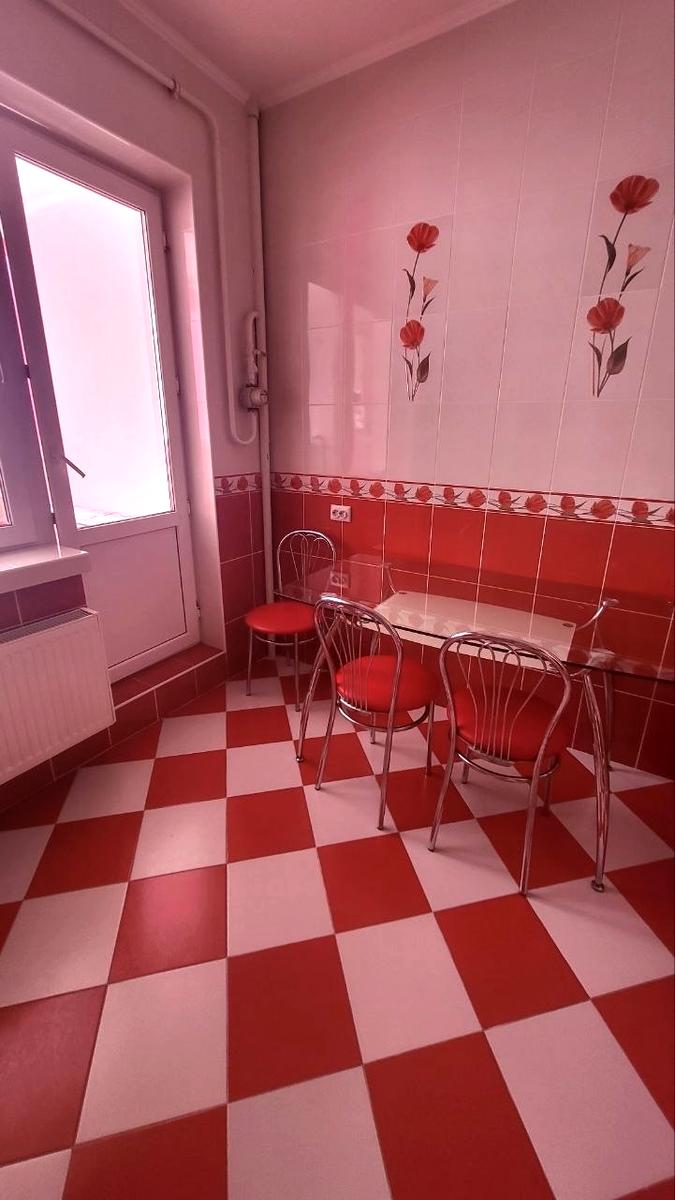 1870588674846856