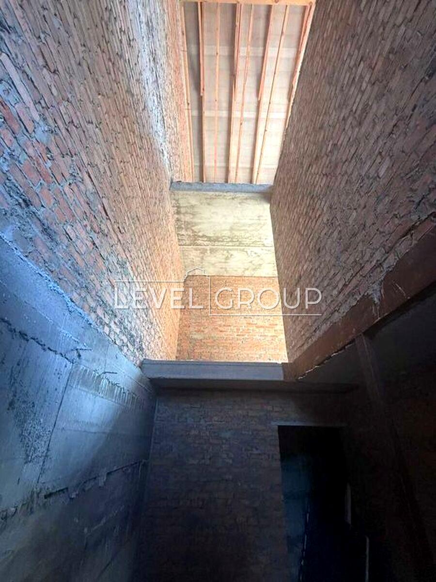 1870589304418618