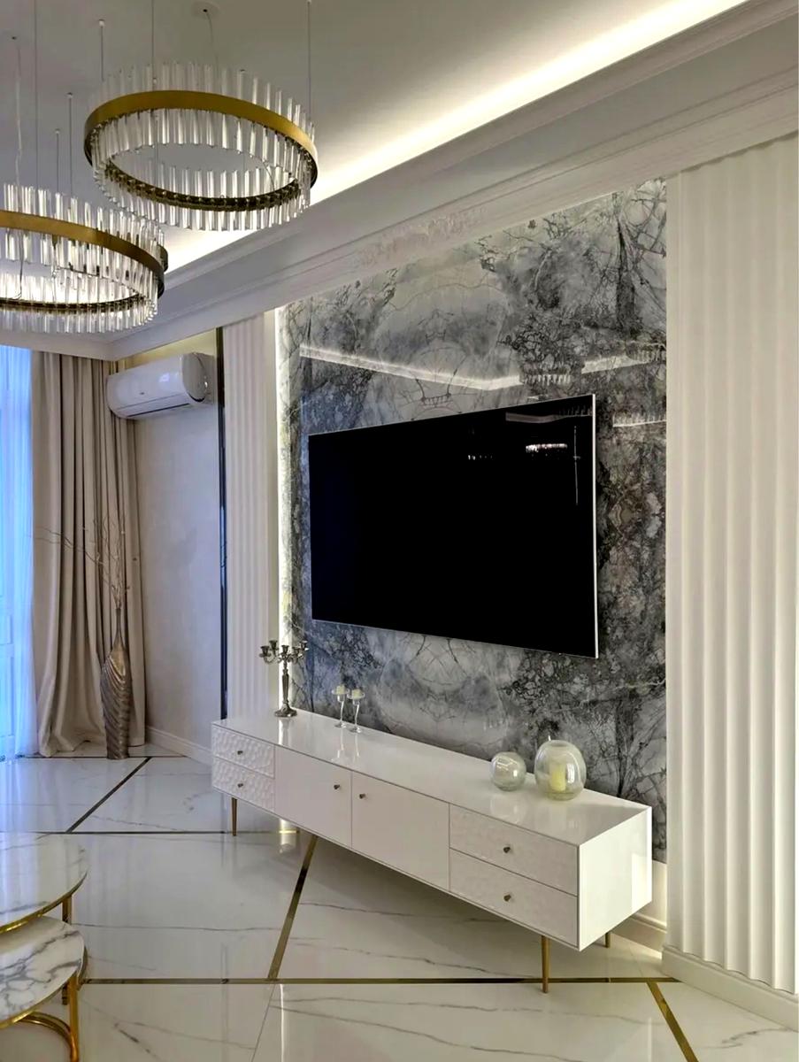 1870589631686752