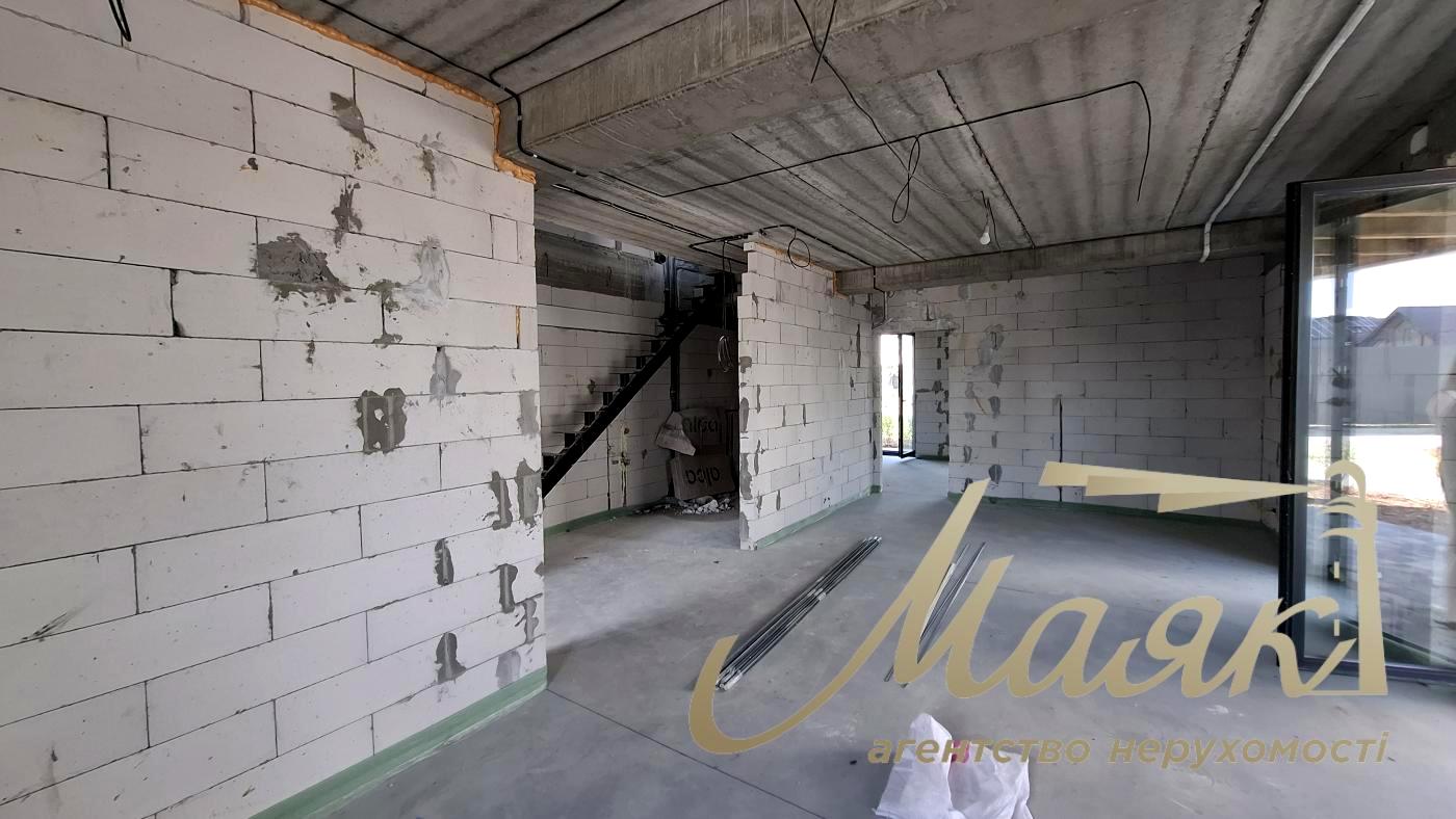 1870593075345904