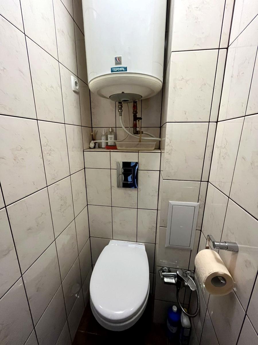 1870597492344335