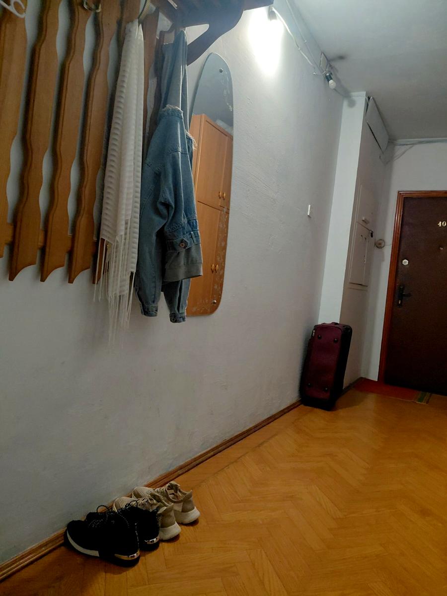 1870598646777902