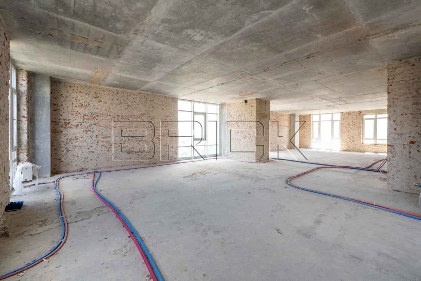 1870601651295473