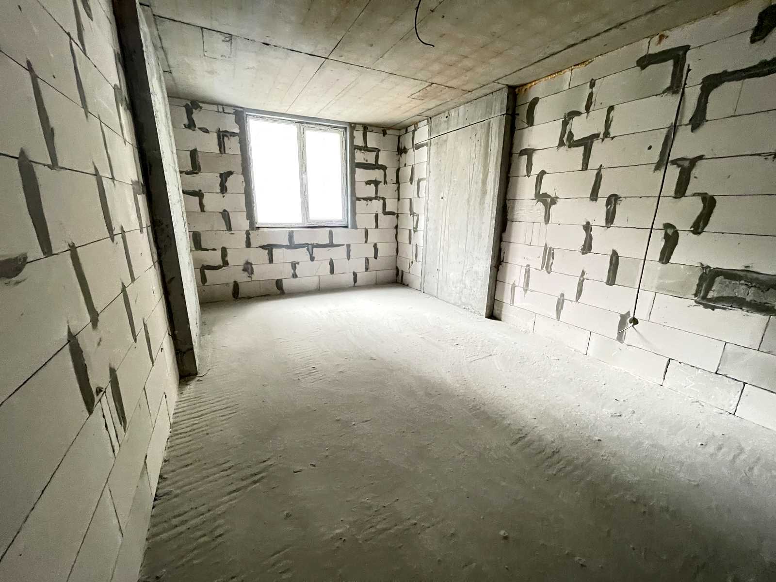 1870601757163785