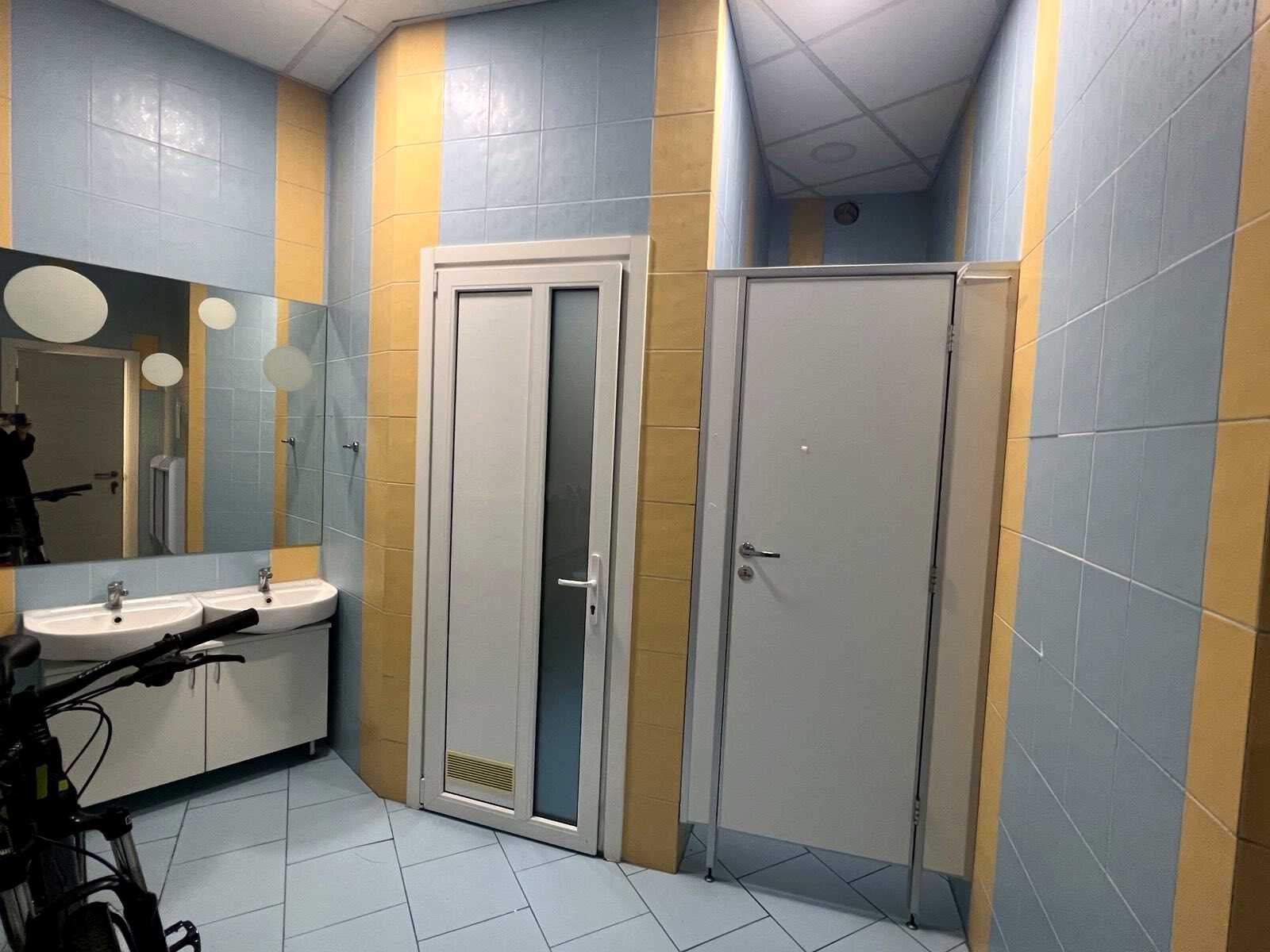 1870603384582816