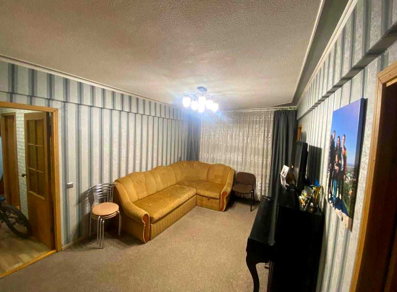 1870604418929595