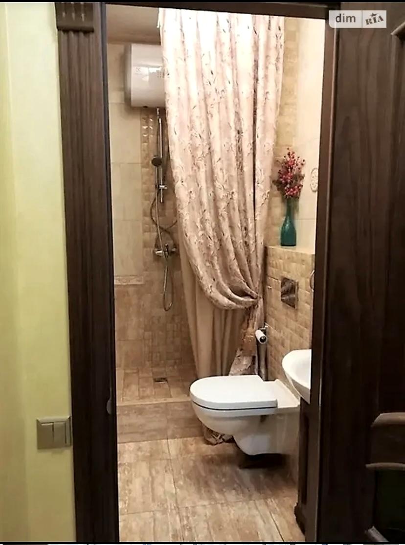 1870606121027004