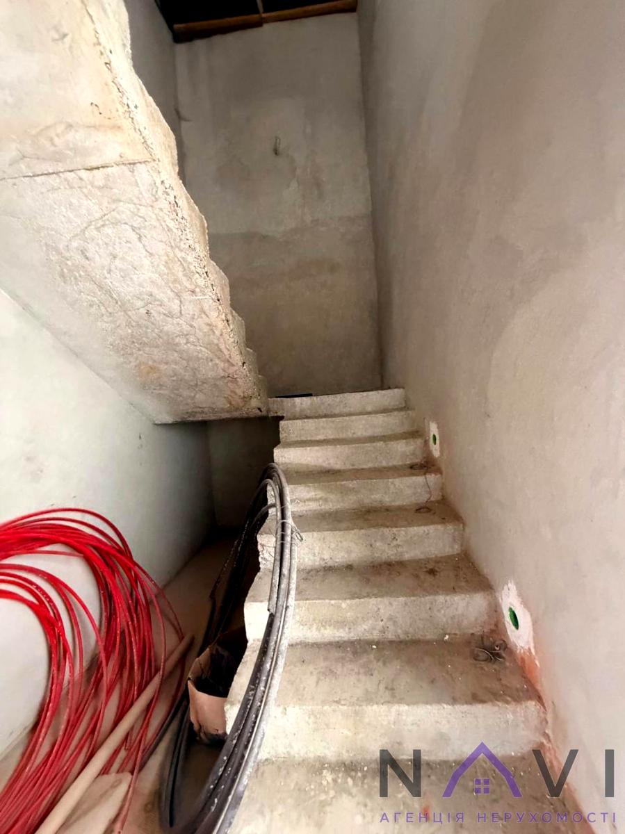 1870608832504041
