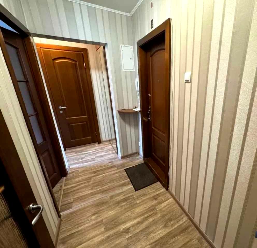 1870612318229864
