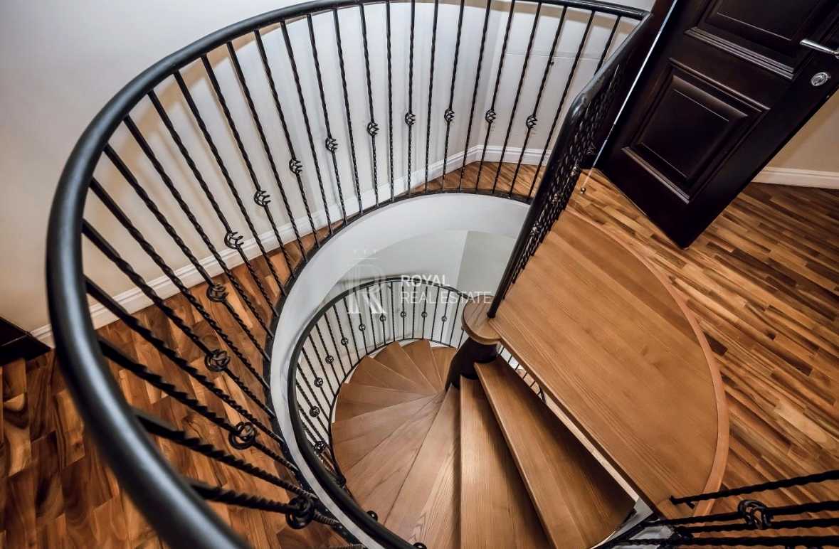 1870623796819112