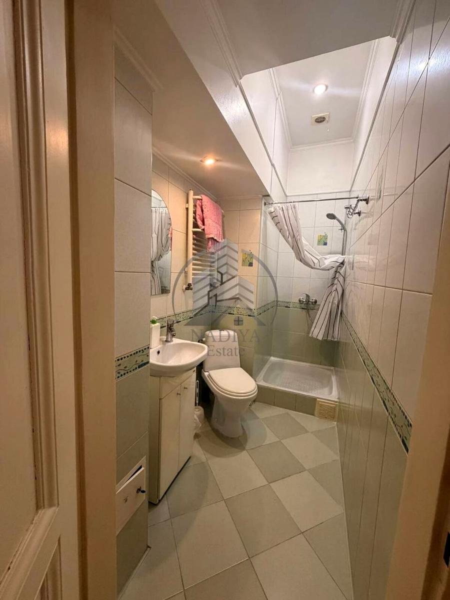 1870623942370327