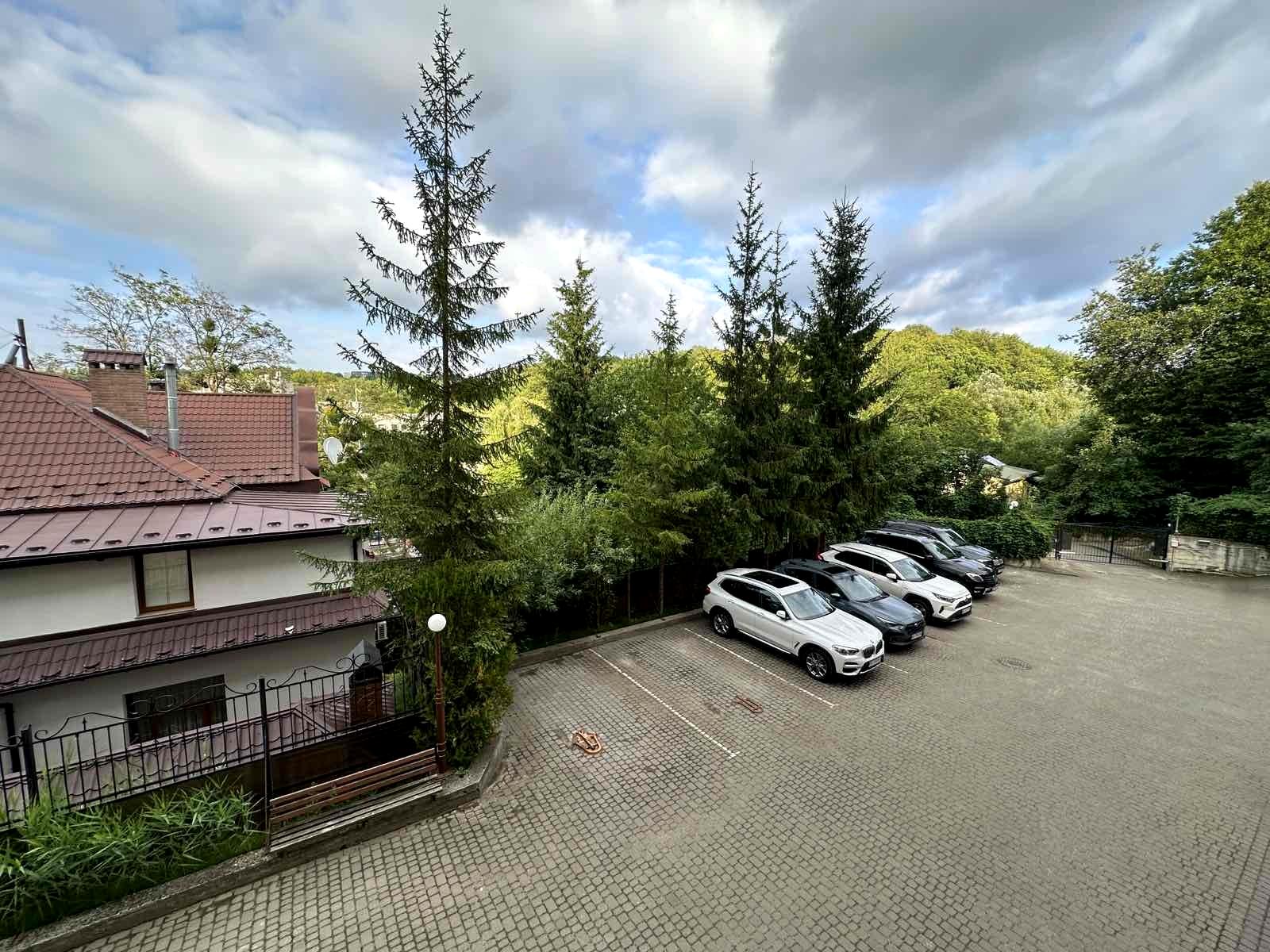 1870634680827313