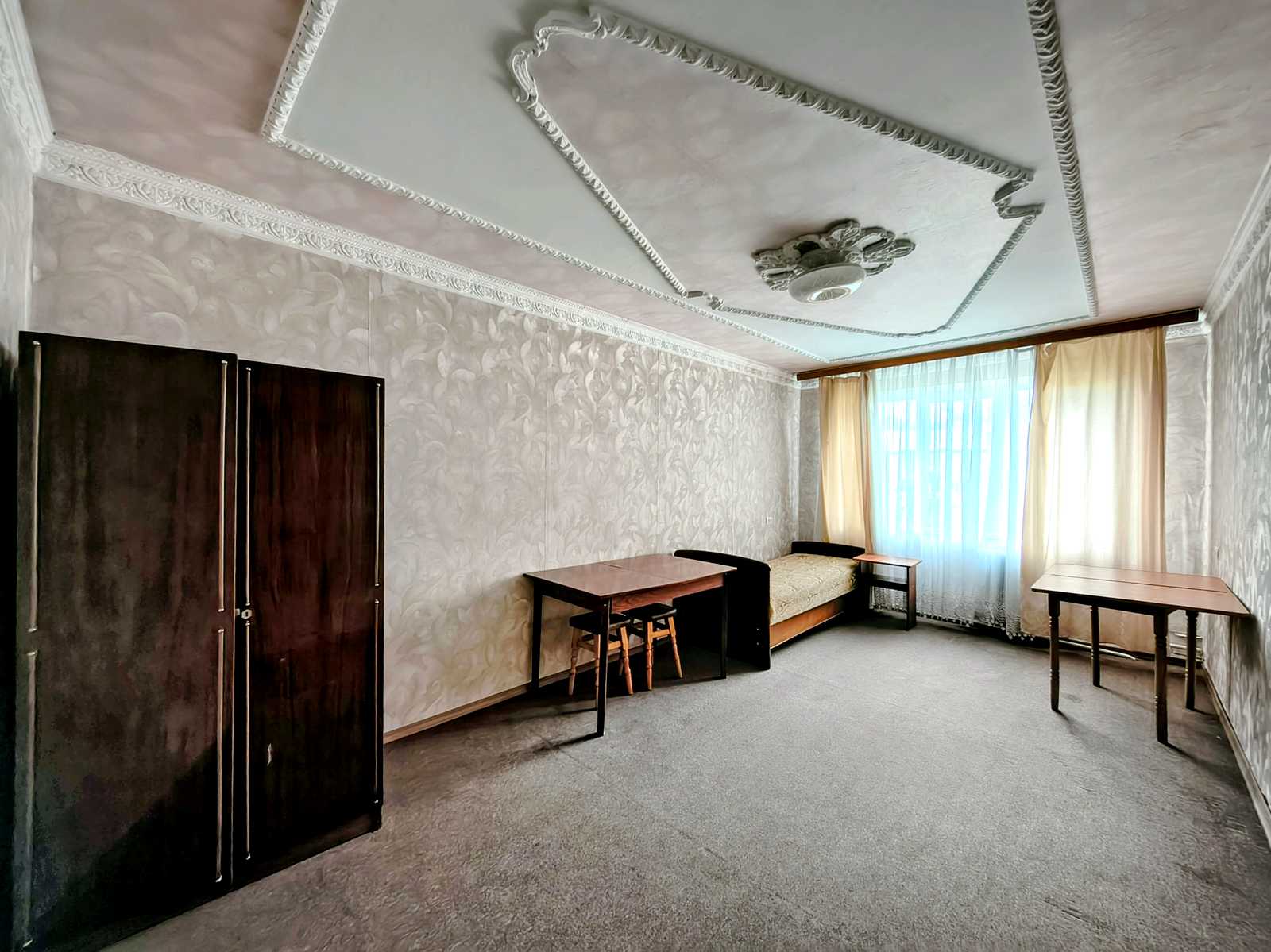 1870676208858638