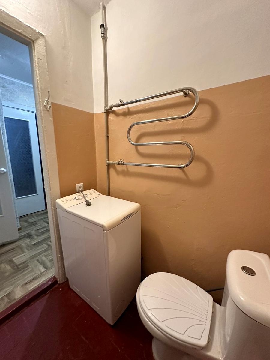 1870676753563249